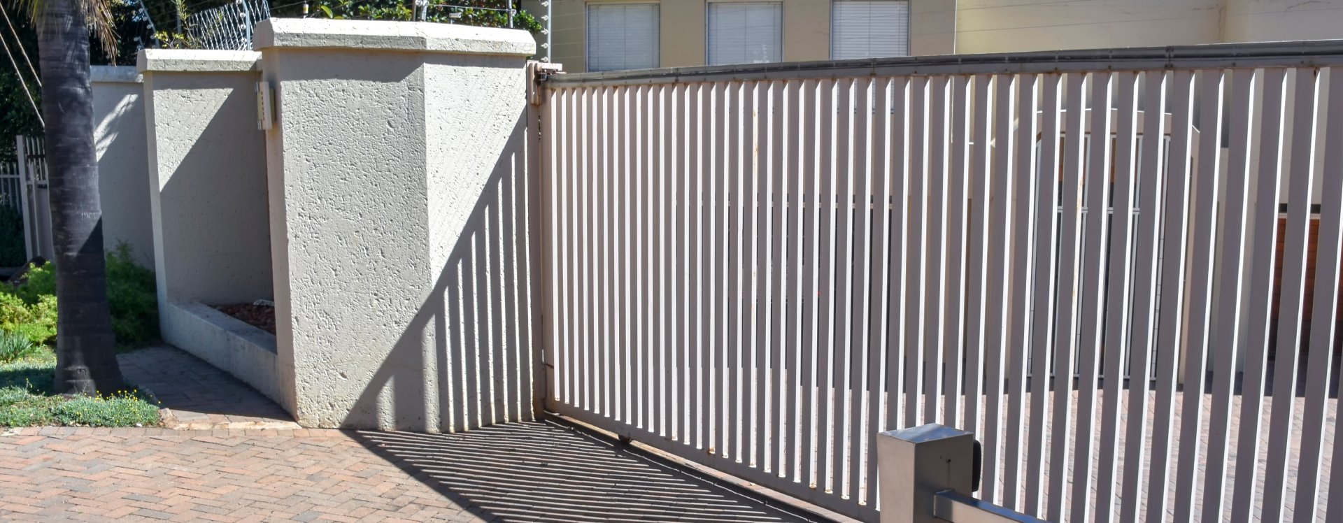 Automatic gates, bollards and Barrier Installers Mid Glamorgan